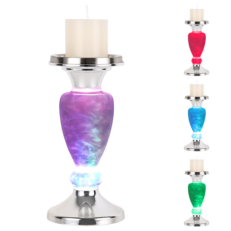 కొవ్వొత్తితో మేఘావృతమైన రాత్రి కాంతి